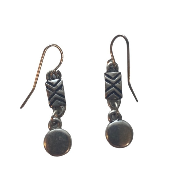 Triangle pattern | Black/ Silver color | pair of earrings - Picture 1 of 4